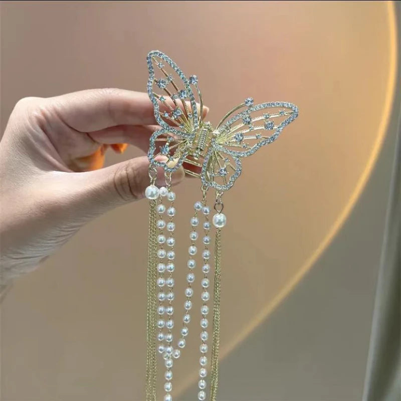 Premium Butterfly Pearl Hanging Claw